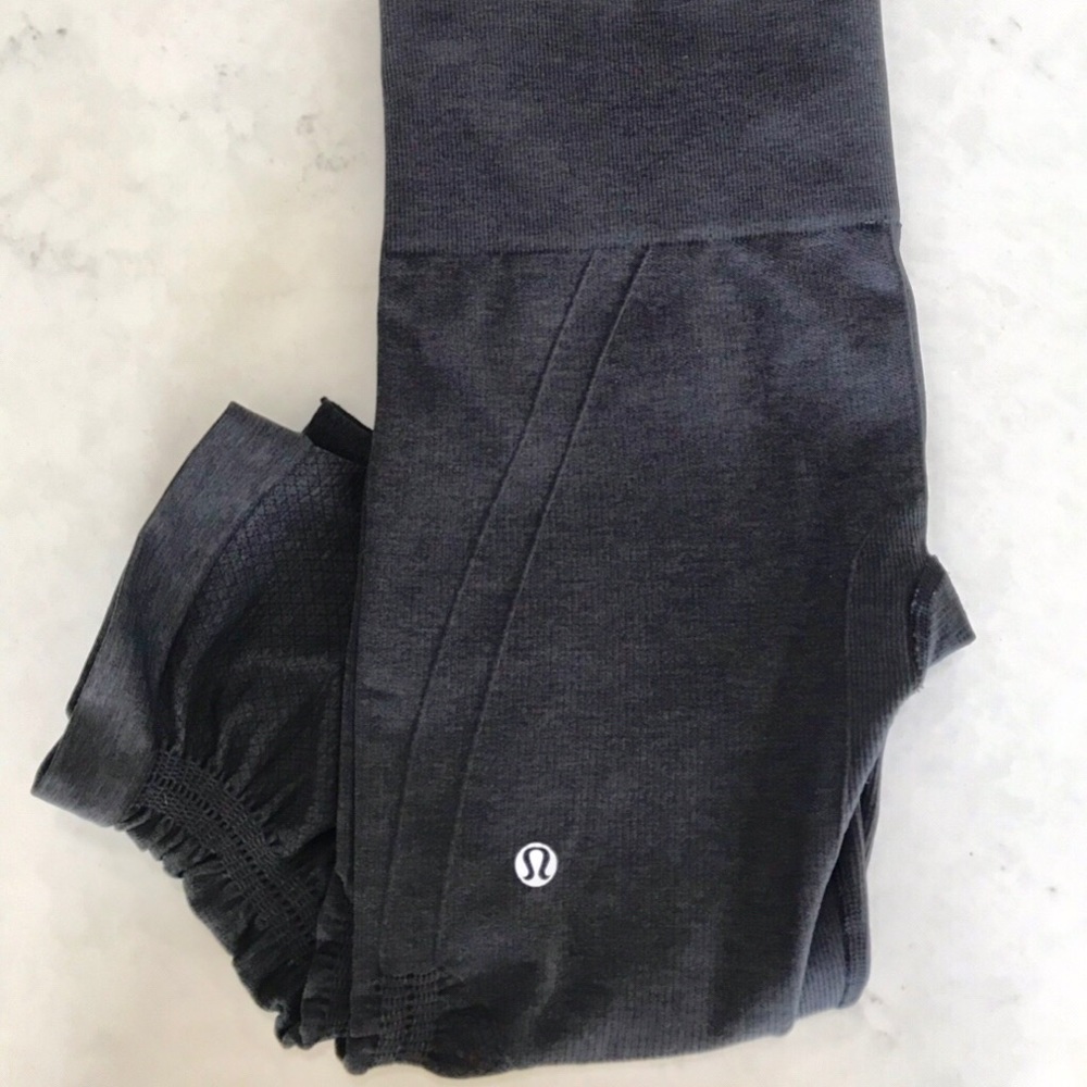 Lululemon In The Flow II Crop
